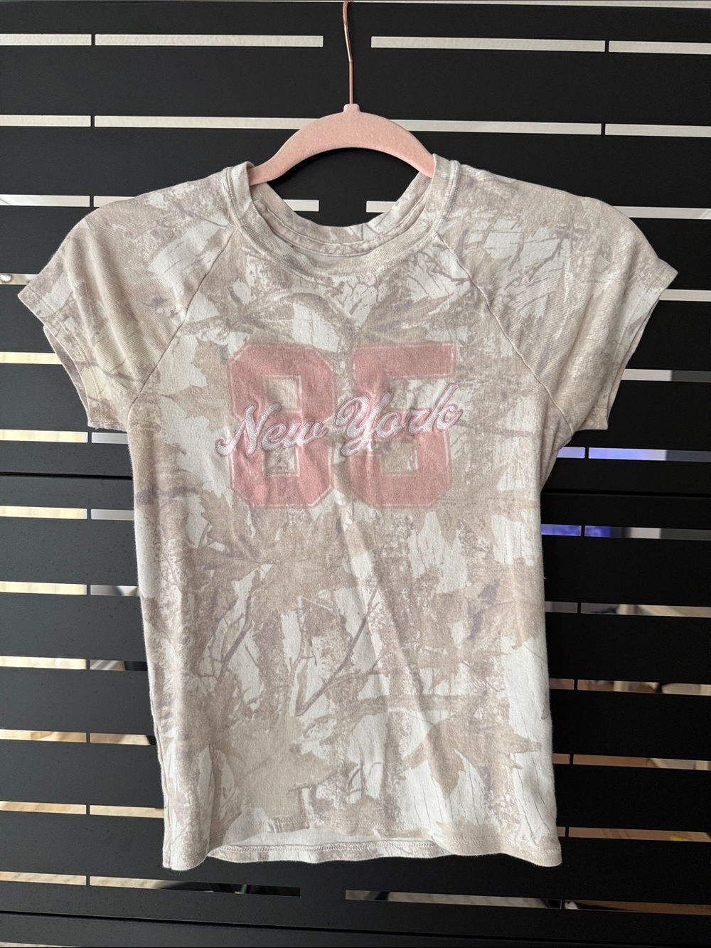 Hollister Light Pink 'New York 86 Short Sleeve Tee XS